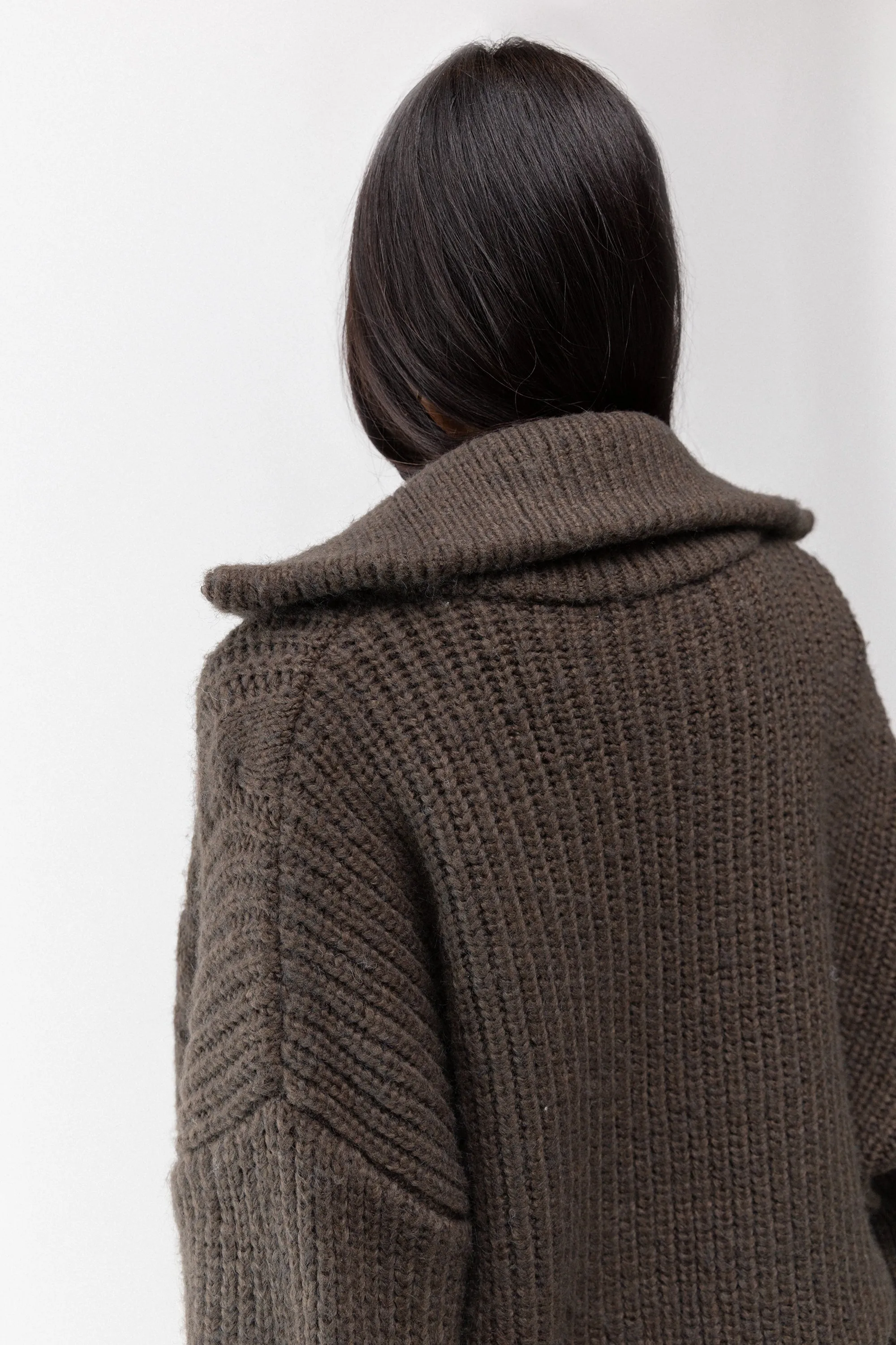 CABLE KNIT COLLARED CARDIGAN