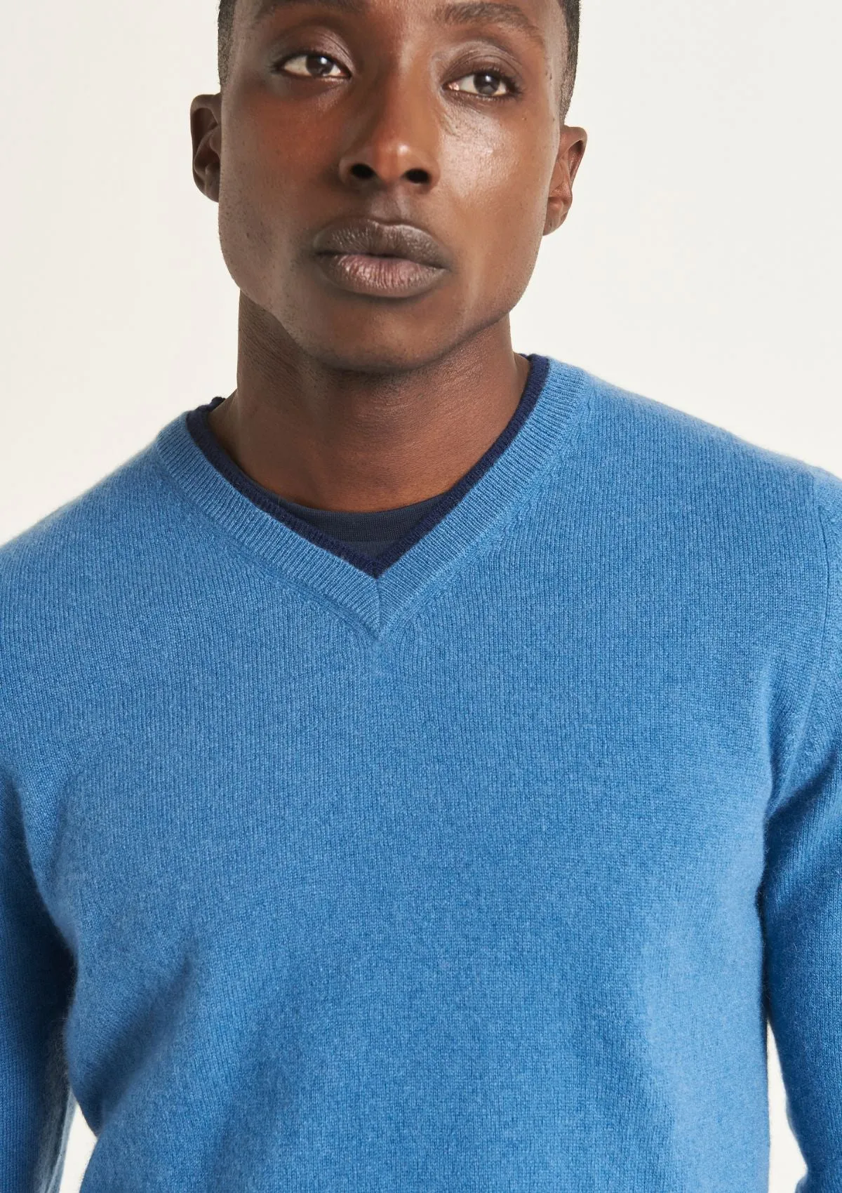 Mens Cashmere V Neck Sweater in Marina Blue