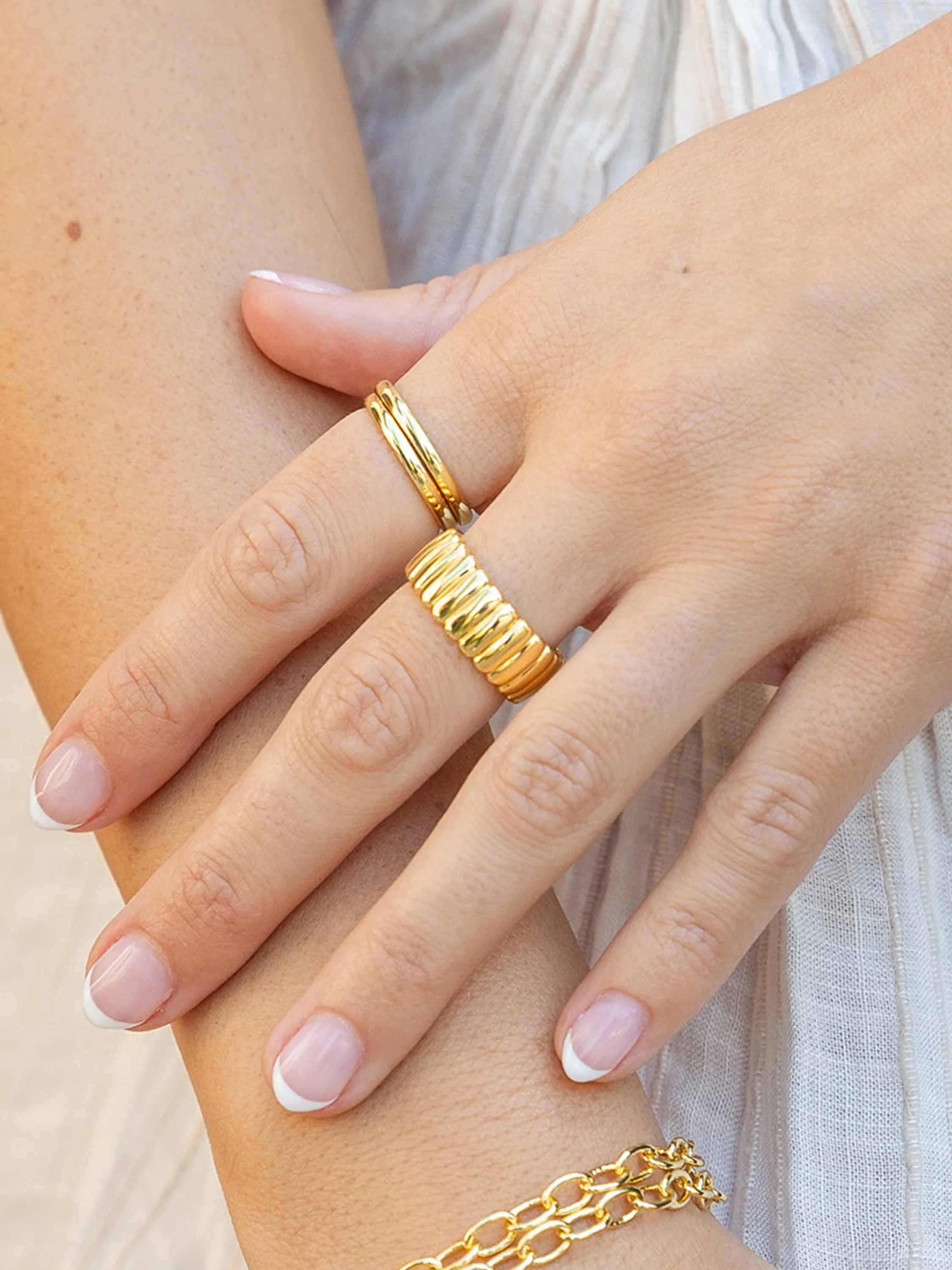 Parthenon Ribbed Ring