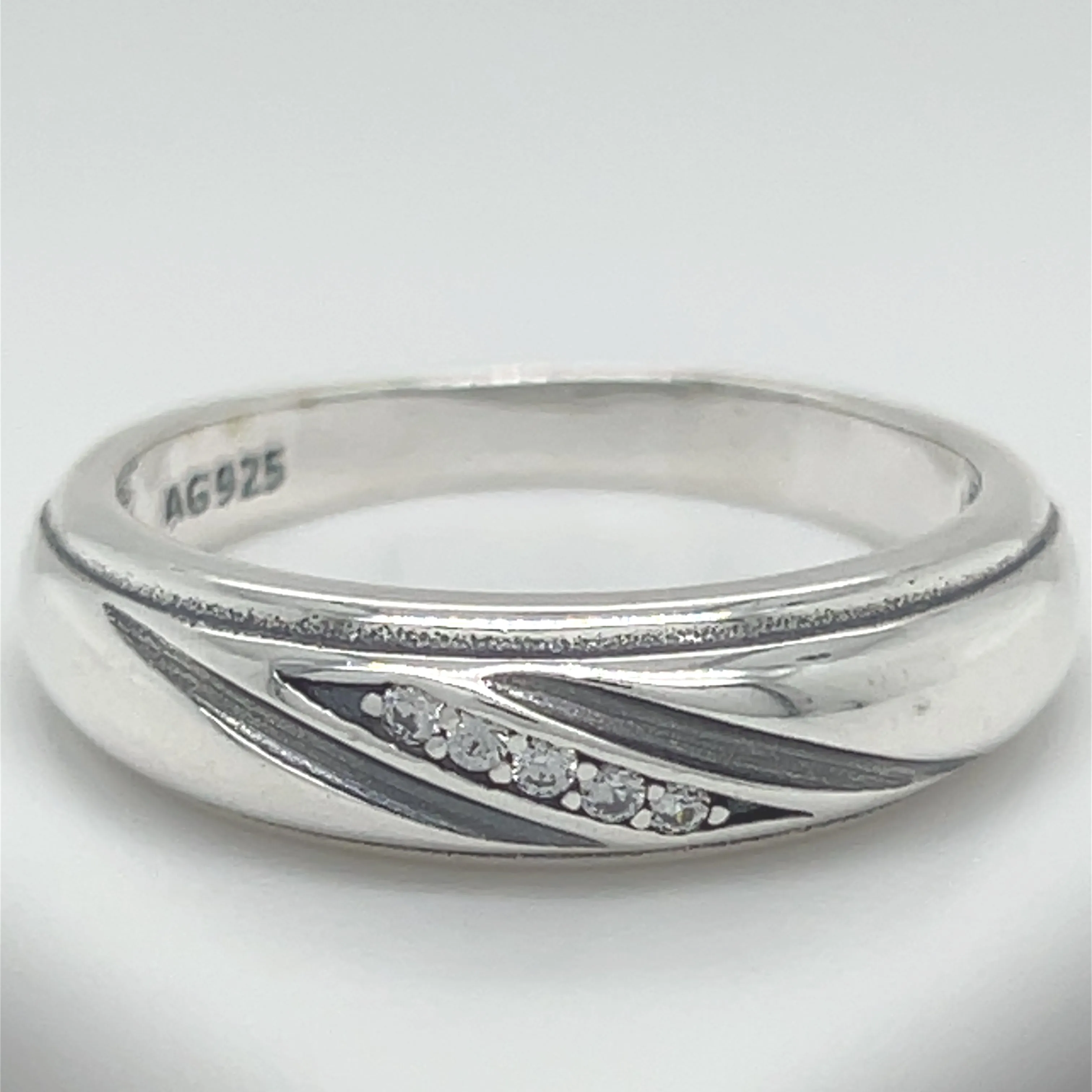 R691 Man Wedding Ring