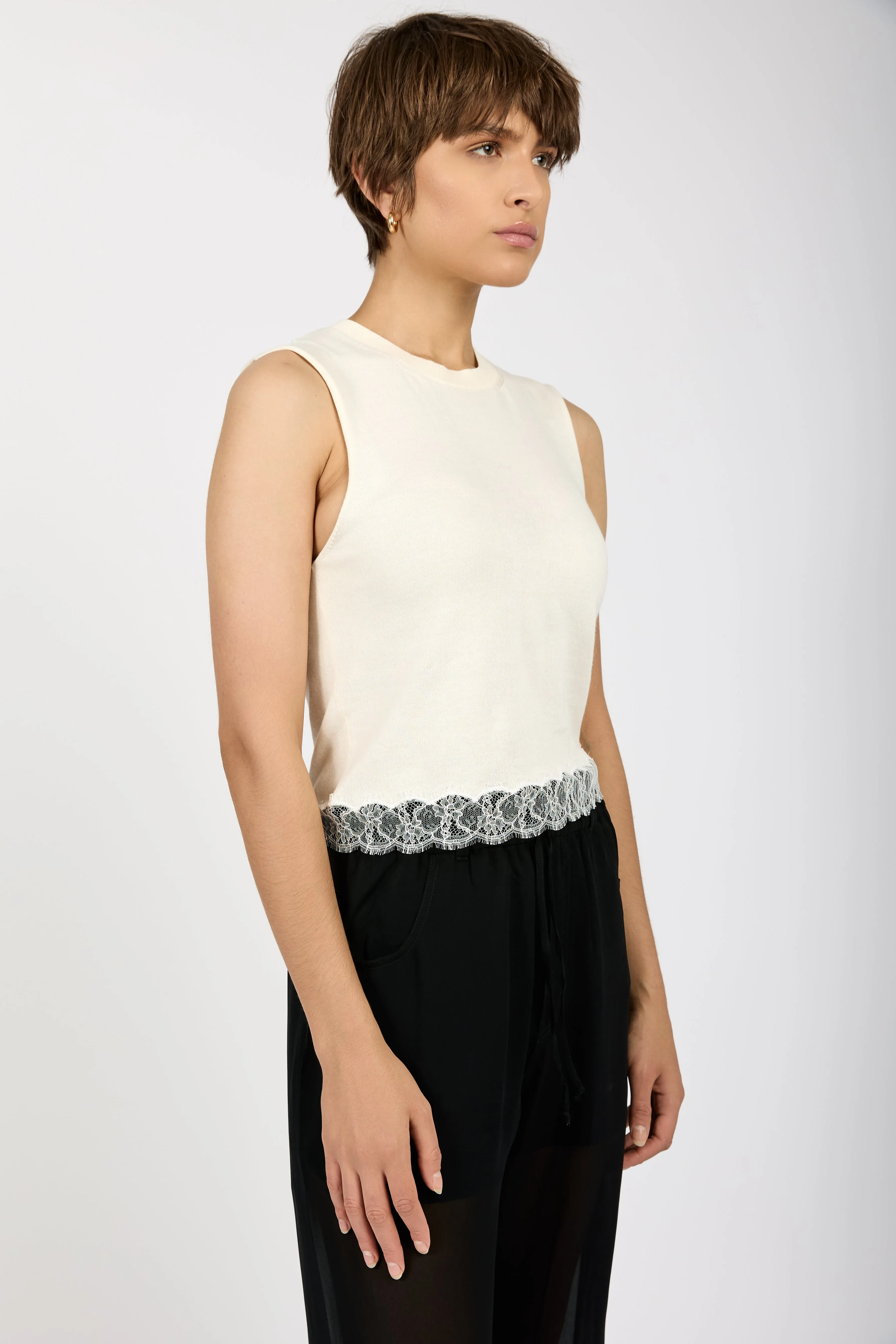 Sleeveless Knit Top in Yoghourt